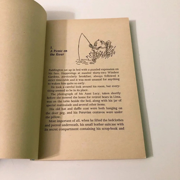 Vtg 1973 Paddington Bear Helps Out An Armada Lion Book  Paperback Michael Bond - Picture 11 of 16